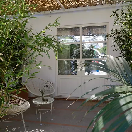 La Rondinella Bed & Breakfast *